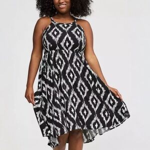 Torrid Black & White Ikat Print Flowy A-Line High-Low Sleeveless Dress